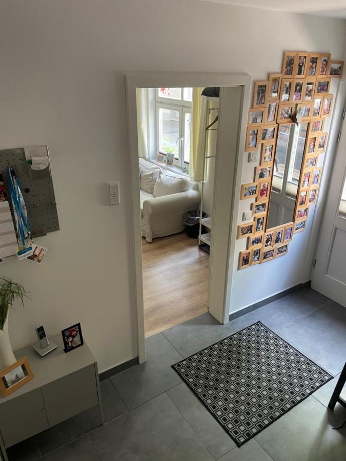 Apartment Charmantes Haeuschen Mit Gaestezimmer In *